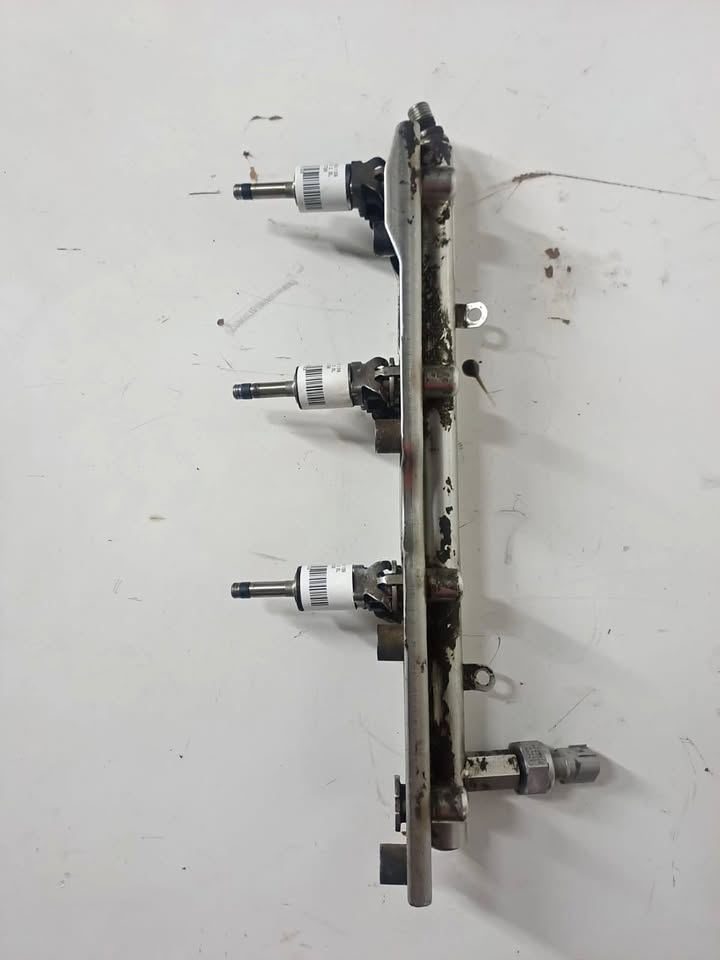 Ford Focus 2.0 Injector Rail - Private Seller Ford Focus 2.0 Injector Rail - Private Seller