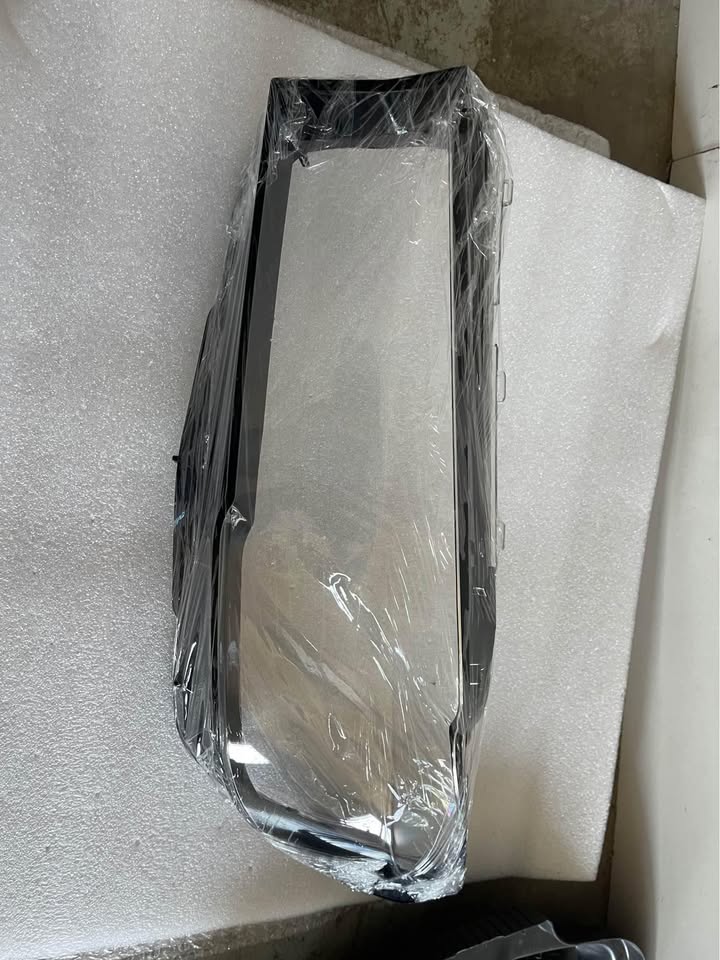 BMW 5 Series G30 G38 front headlight cover lens - Private Seller BMW 5 Series G30 G38 front headlight cover lens - Private Seller