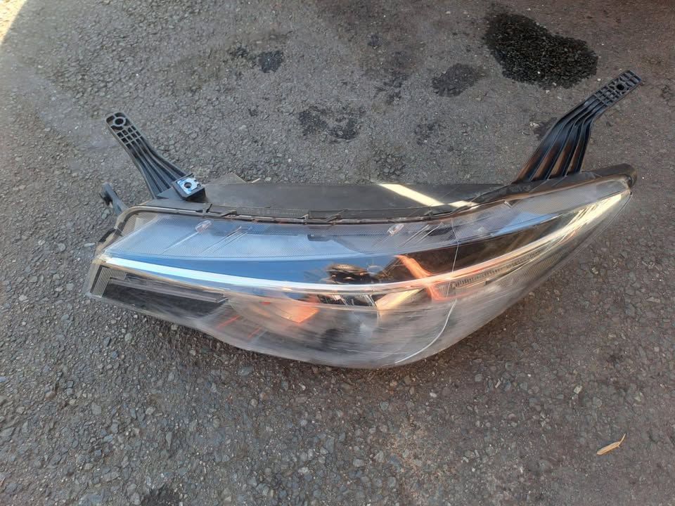 2016 - 2021 TOYOTA FORTUNER GD-6 HEADLIGHT LEFT HAND SIDE - Private Seller 2016 - 2021 TOYOTA FORTUNER GD-6 HEADLIGHT LEFT HAND SIDE - Private Seller