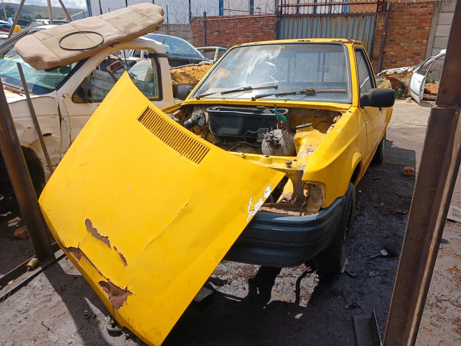 FORD BANTAM FOR STRIPPING CALL FOR INFO - Private Seller FORD BANTAM FOR STRIPPING CALL FOR INFO - Private Seller