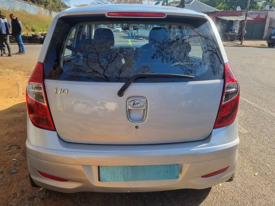 2017 Hyundai i10 1.1GLS Manual Mechanically Perfect with Clothes Seat