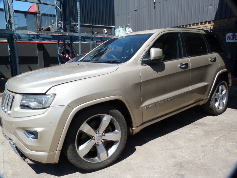 Jeep Grand Cherokee 3.0L V6 CRD Overland 4X4 AT Gold - 2014 STRIPPING FOR SPARES - Private Seller Jeep Grand Cherokee 3.0L V6 CRD Overland 4X4 AT Gold - 2014 STRIPPING FOR SPARES - Private Seller