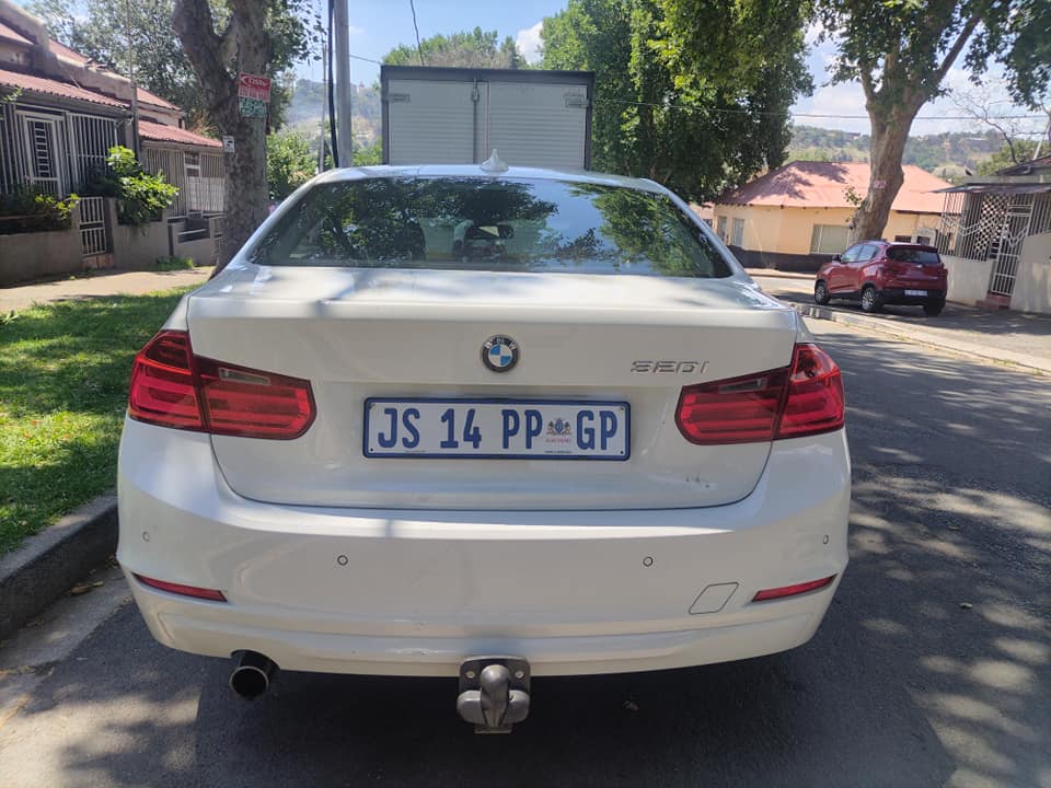 2013 BMW 320i Automatic