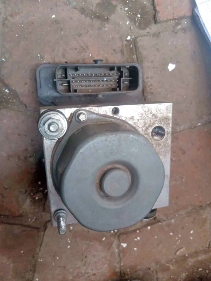 Renault Clio 4 abs pump
