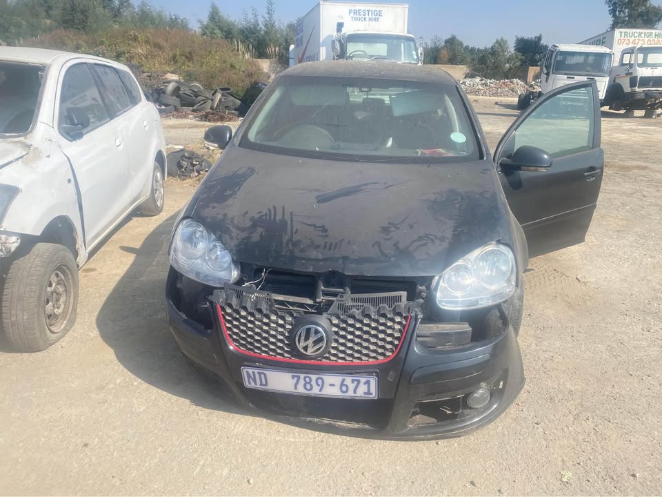 2005 golf 5 1.6 manual stripping for spares