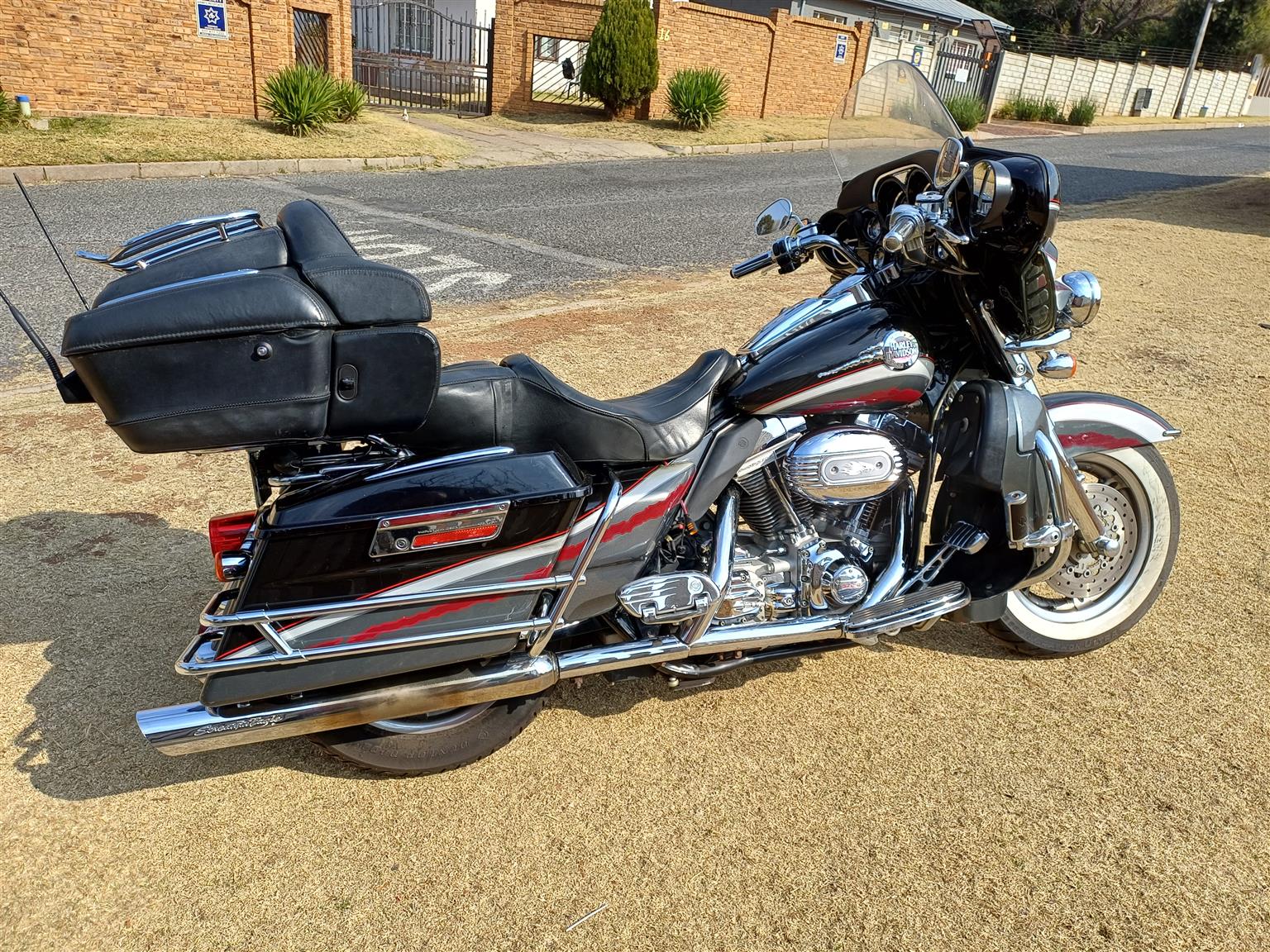 Harley Davidson CVO 2006 FLHTCUSE Electra Glide Ultra Screaming Eagle Ltd - Private Seller Harley Davidson CVO 2006 FLHTCUSE Electra Glide Ultra Screaming Eagle Ltd - Private Seller