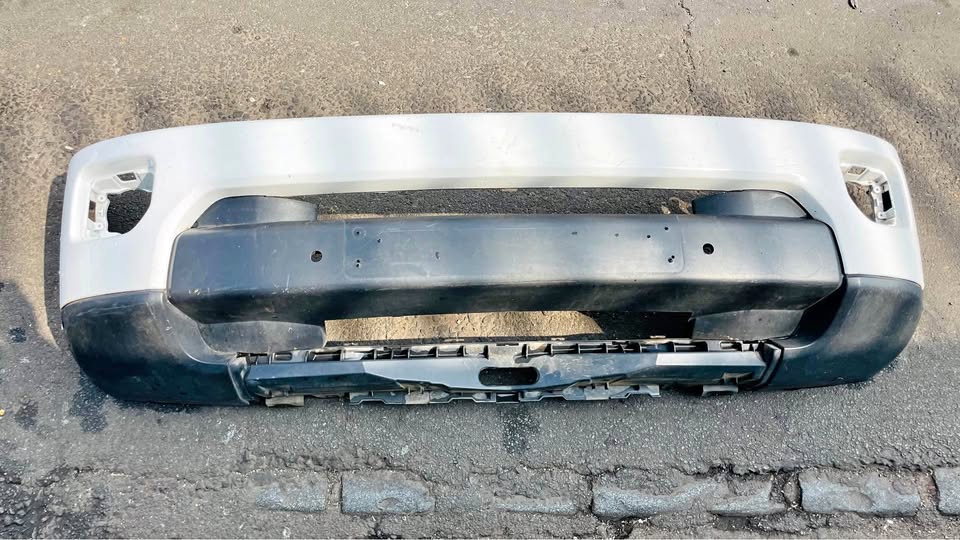 Land Rover Discovery 4 bumper - Private Seller Land Rover Discovery 4 bumper - Private Seller