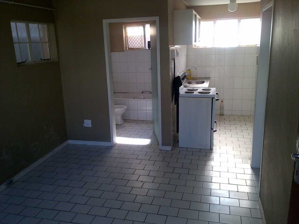 Parktown North Open Plan Garden Cottage To Rent For R4500 Junk Mail