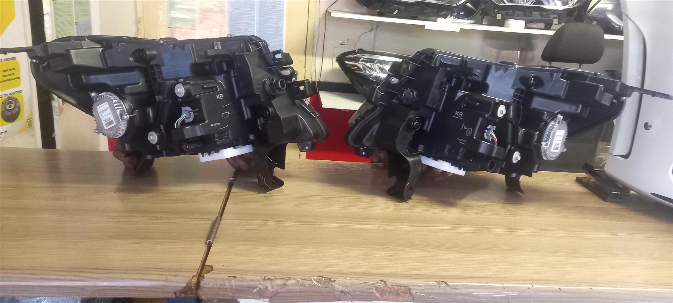 2023 Nissan Navara Pro-4x LEFT AND Right Headlight Lamp LED - Private Seller 2023 Nissan Navara Pro-4x LEFT AND Right Headlight Lamp LED - Private Seller