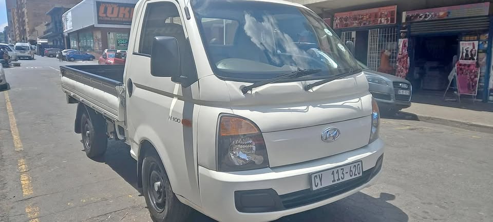 2009 HYUNDAI H100 2.5 DIESEL, MANUAL, WHITE COLOUR
