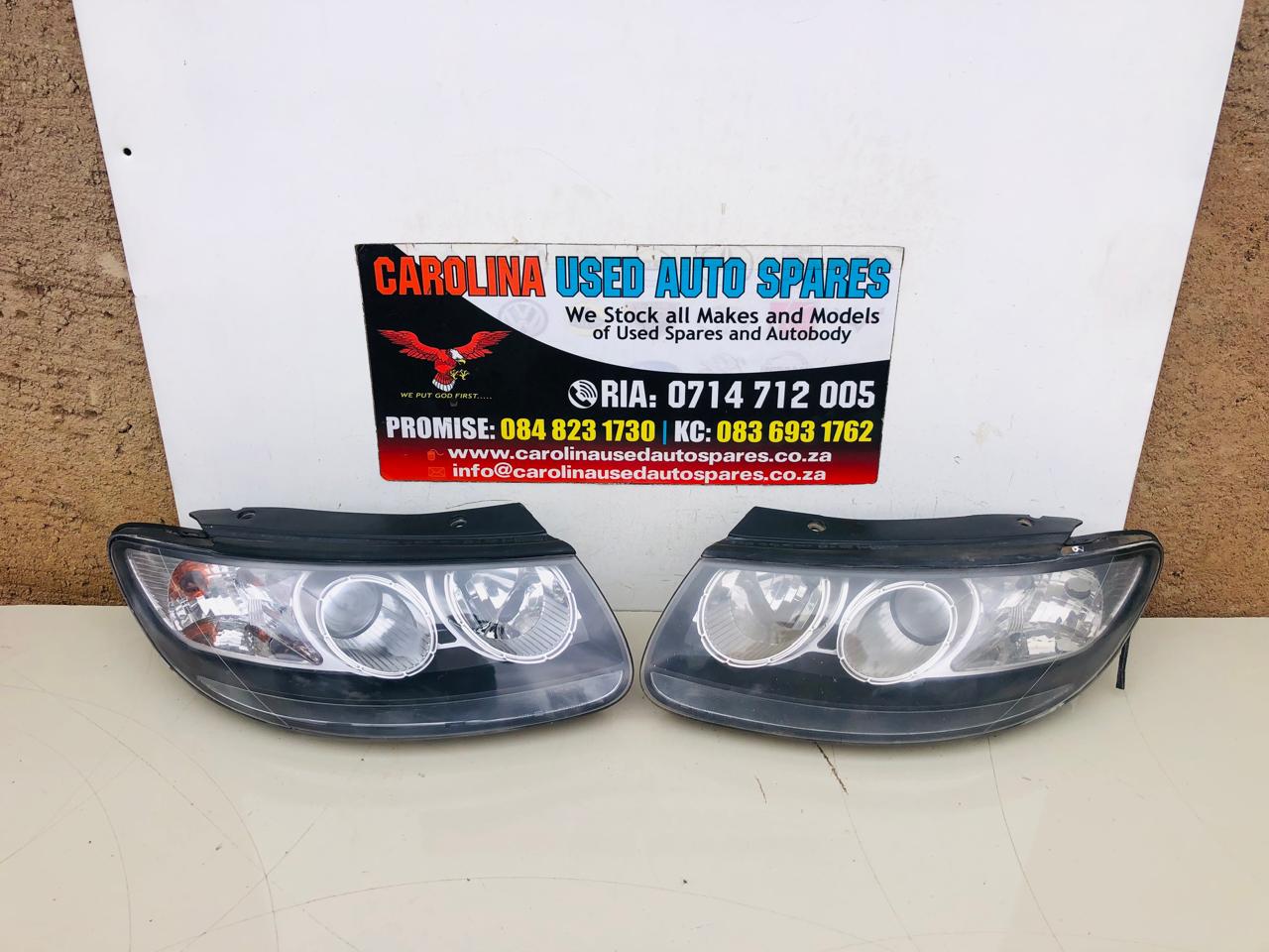 Hyundai Santa Fe left and right side halogen headlight (2006-2011) - Private Seller Hyundai Santa Fe left and right side halogen headlight (2006-2011) - Private Seller