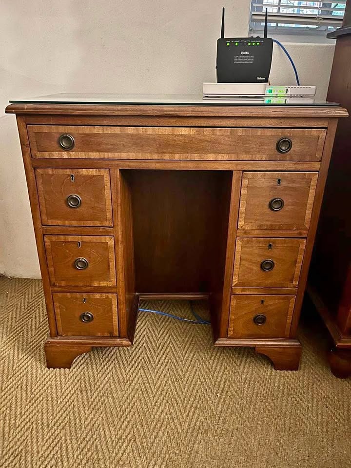 Antique knee hole desk Antique knee hole desk
