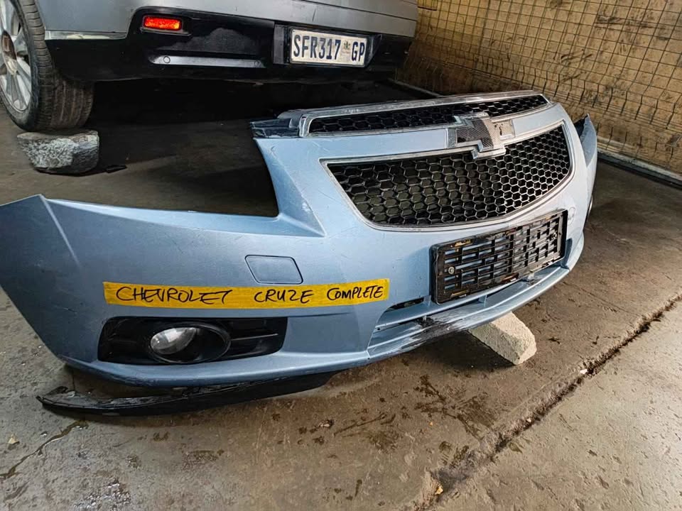Chevrolet cruse front bumper complete
