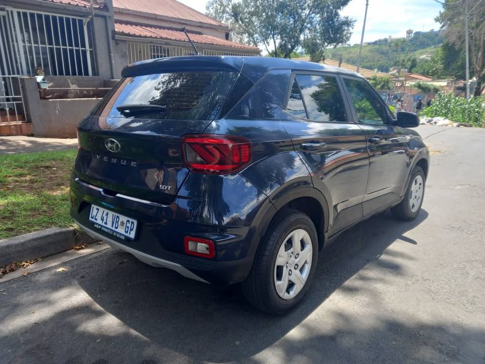 2021 HYUNDAI VENUE 1.0T Petrol, Automatic. . Service book. Call Innocent  Grey Color,