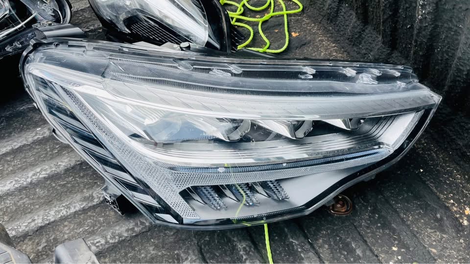 GWM HAVAL JOLION HEADLIGHT - Private Seller GWM HAVAL JOLION HEADLIGHT - Private Seller