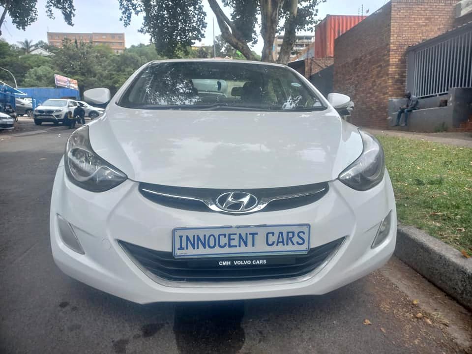 2014 HYUNDAI ELANTRA SEDAN 1.6 PETROL, MANUAL, WHITE COLOR, MILEAGE 88000KMS