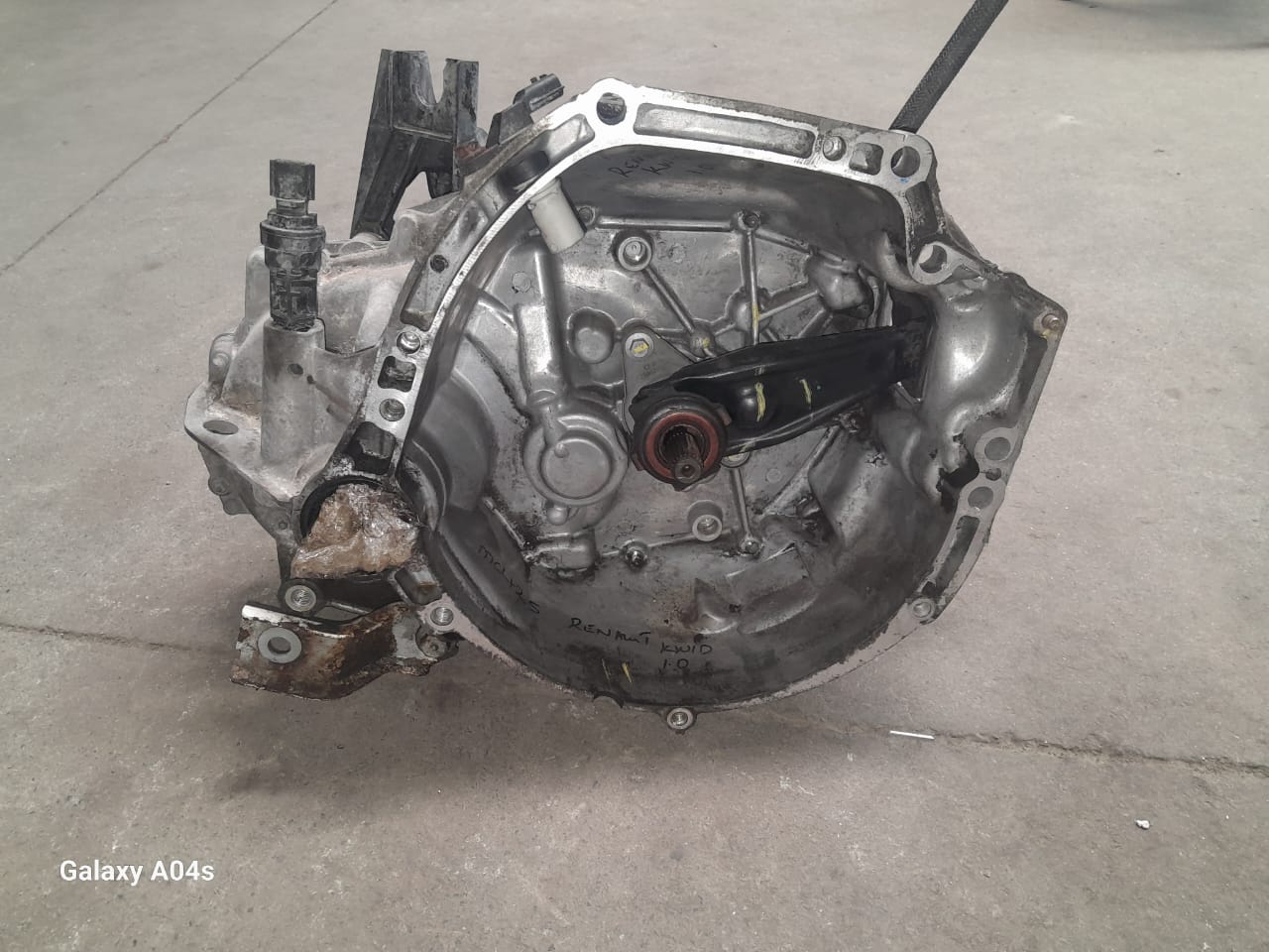 RENAULT KWID 1.0L MANUAL GEARBOX 2016 MODEL FOR SALE - Private Seller RENAULT KWID 1.0L MANUAL GEARBOX 2016 MODEL FOR SALE - Private Seller