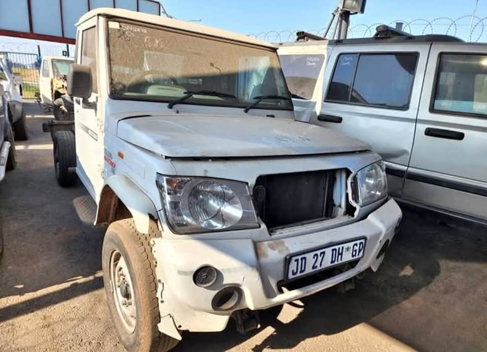 STRIPPING NOW – MAHINDRA BOLERO 2.5 MAXI-TRUCK - Private Seller STRIPPING NOW – MAHINDRA BOLERO 2.5 MAXI-TRUCK - Private Seller