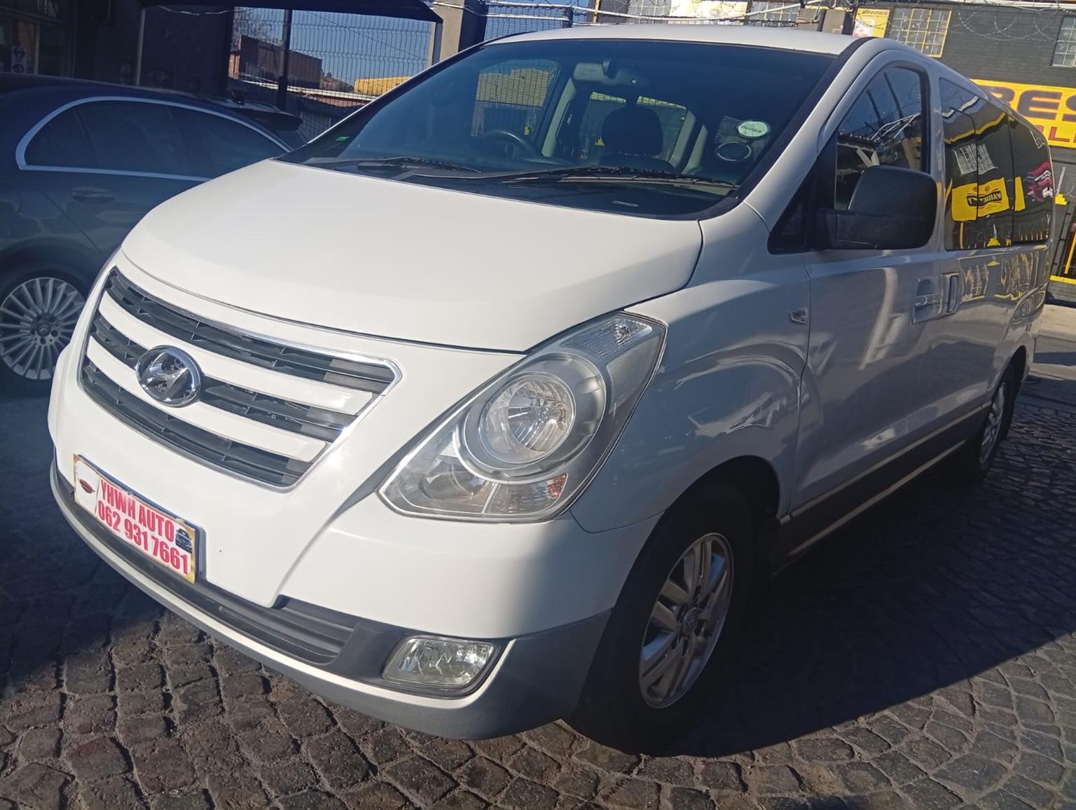 2016 Hyundai H-1 2.5 Auto 9 Seater CRDi Bus GLS  Automatic  Leather Sea