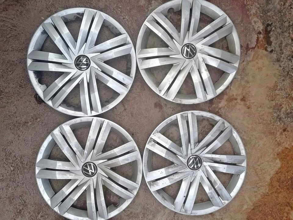 Volkswagen Polo wheel caps