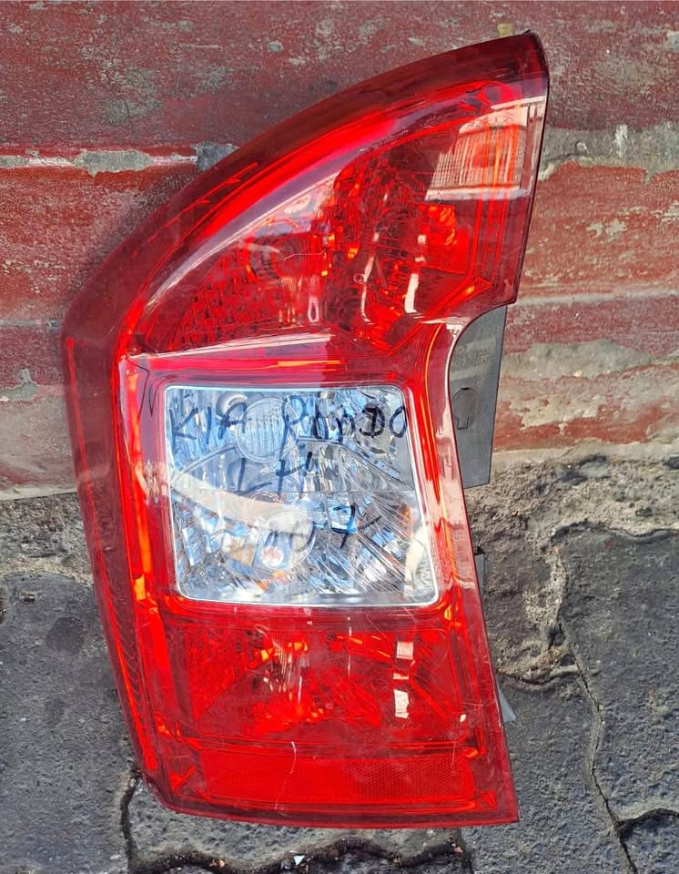 Kia Rondo/Carens taillight2007/12 - Private Seller Kia Rondo/Carens taillight2007/12 - Private Seller