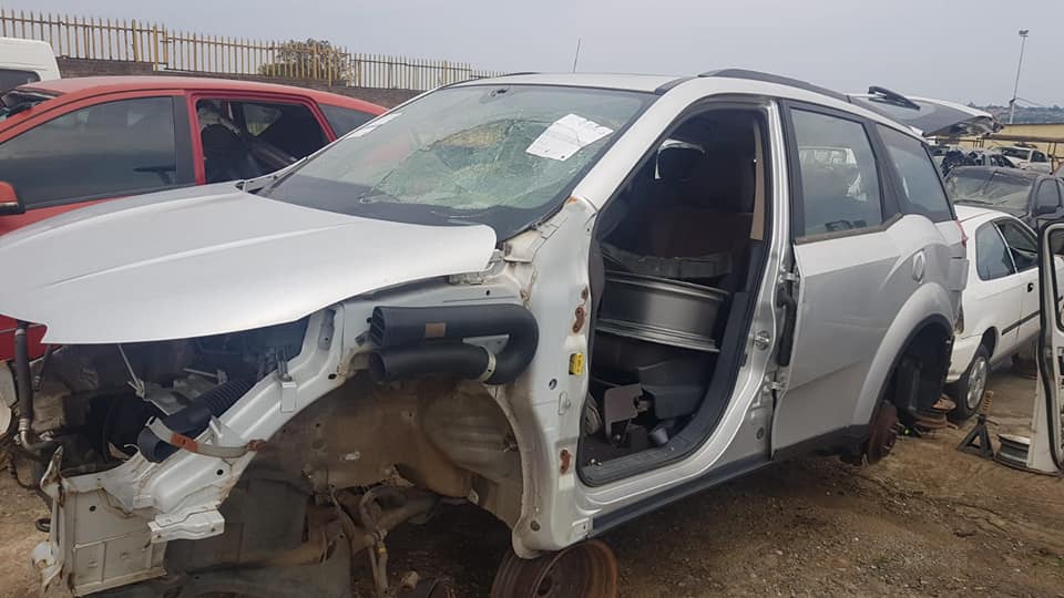 Mahindra xuv 500 stripping for spares - Private Seller Mahindra xuv 500 stripping for spares - Private Seller
