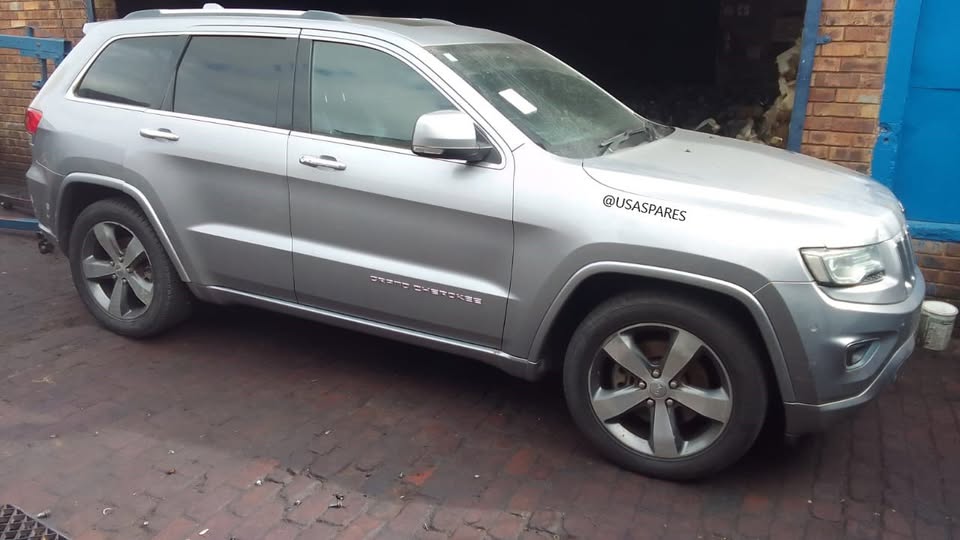 Jeep Grand Cherokee 3.0 WK2 Stripping For Body Spares - Private Seller Jeep Grand Cherokee 3.0 WK2 Stripping For Body Spares - Private Seller