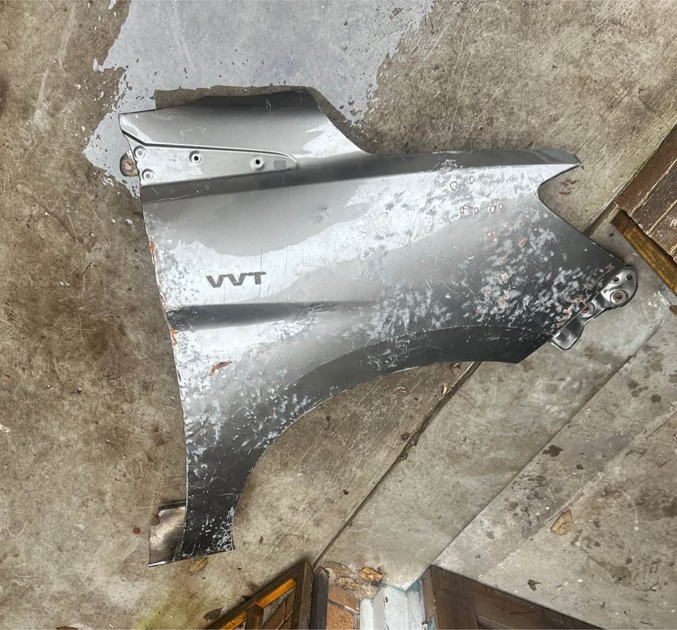 Suzuki Ertiga and Toyotas Rumion right side fender - Private Seller