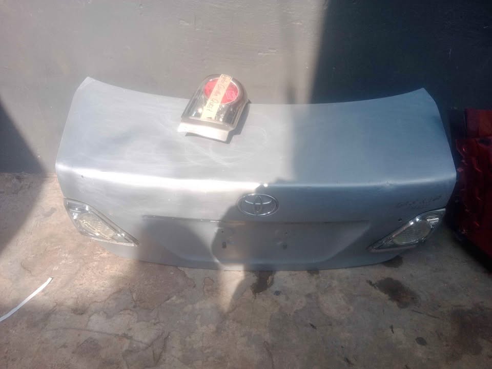 Toyota Corolla boot - Private Seller Toyota Corolla boot - Private Seller