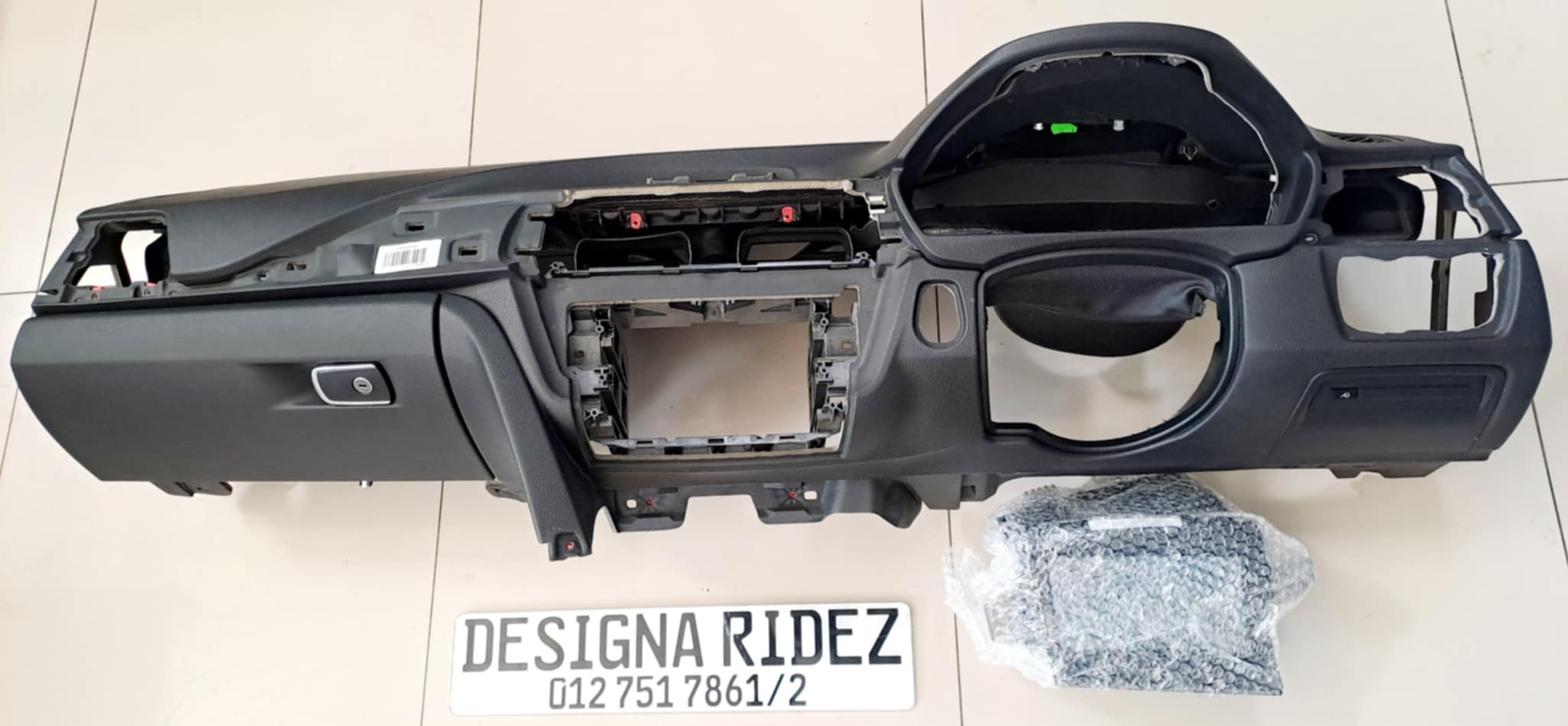 BMW F80/F82 M3/M4 BONNET AND DASHBOARD+ HEADS-UP DISPLAY