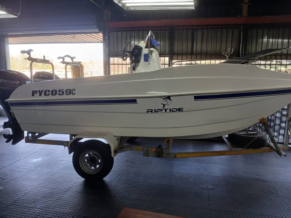 16 feet Sodwana, 80 HP Boat