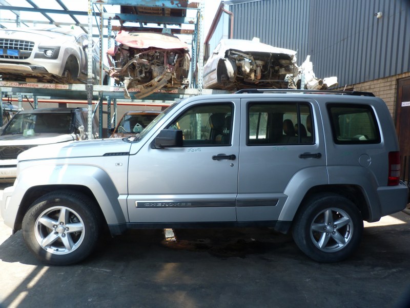 Jeep Cherokee 3.7 LTD AT Silver - 2011 STRIPPING FOR SPARES - Private Seller Jeep Cherokee 3.7 LTD AT Silver - 2011 STRIPPING FOR SPARES - Private Seller