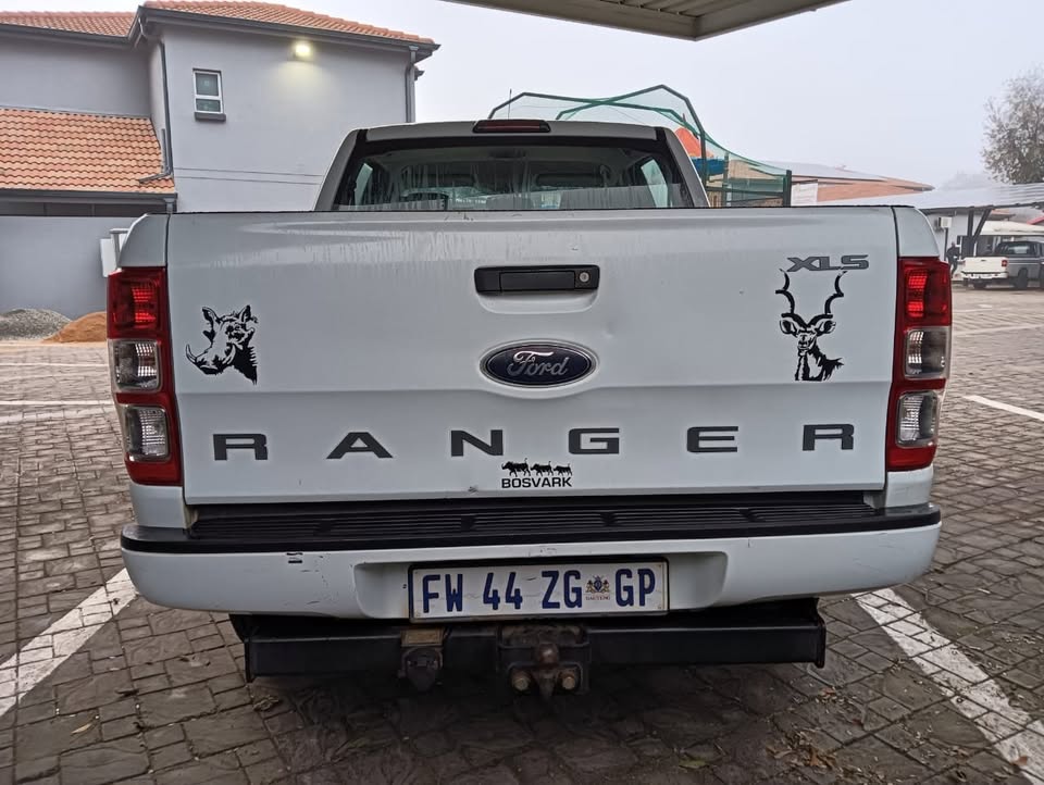 2016 Ford  Ranger 2.2 XLS D/C 6 speed manual 4X4 (Service History)