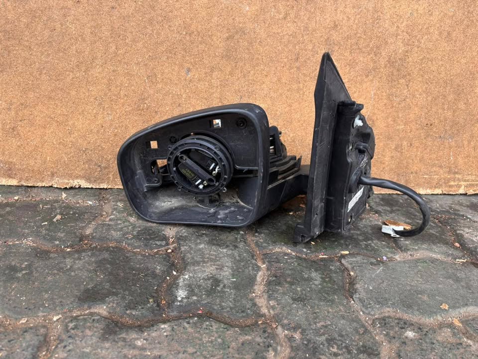 Nissan Magnite Mirror - Private Seller Nissan Magnite Mirror - Private Seller