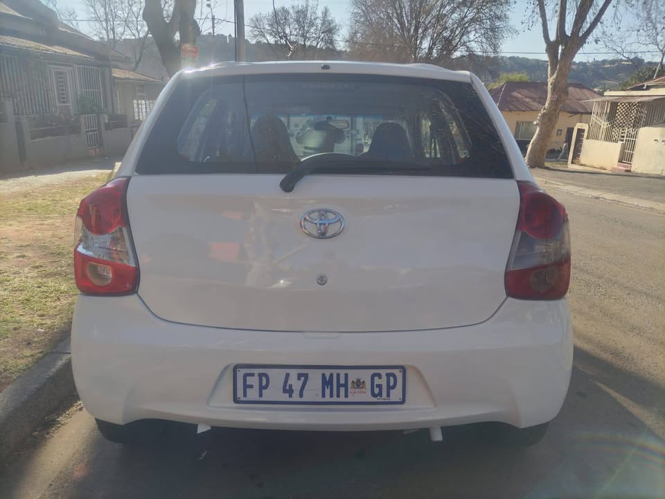 2016 Toyota Etios 1.5 hatchback