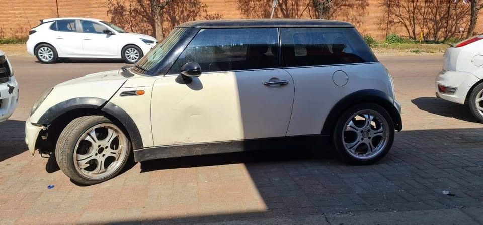 Mini Cooper stripping for spares - Private Seller