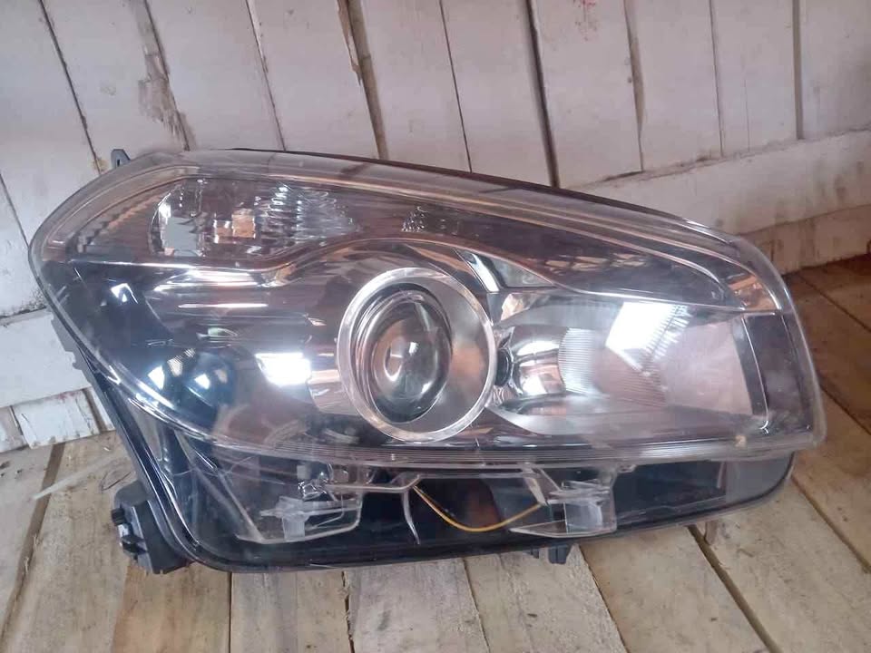 Nissan qashqai 2010-2013 rhs headlight - Private Seller Nissan qashqai 2010-2013 rhs headlight - Private Seller
