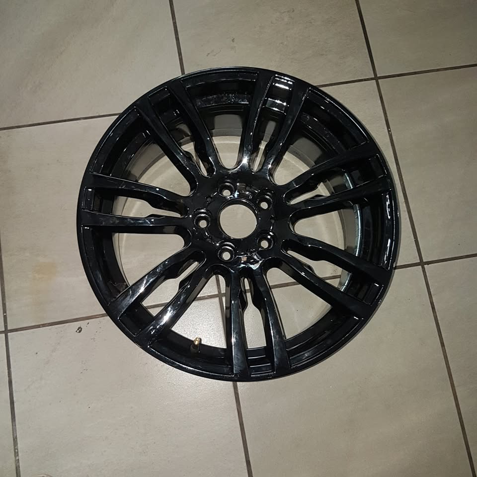 BMW f30 2rims and 1 run flat tyre - Private Seller