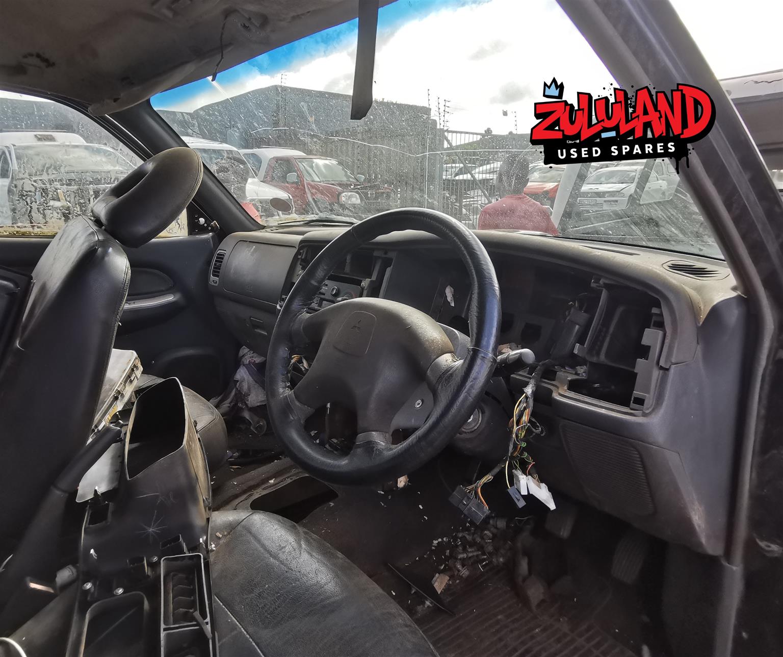 Mitsubishi Colt 2.8 - Stripping for Spare Parts