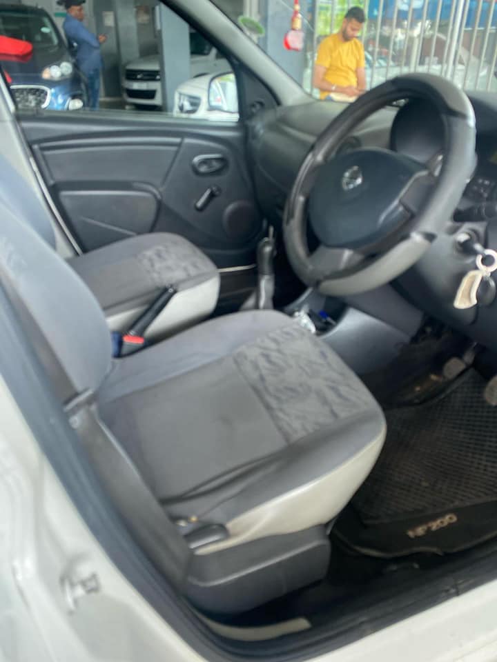 2016 NISSAN NP200 1.6 CANOPY MANUAL