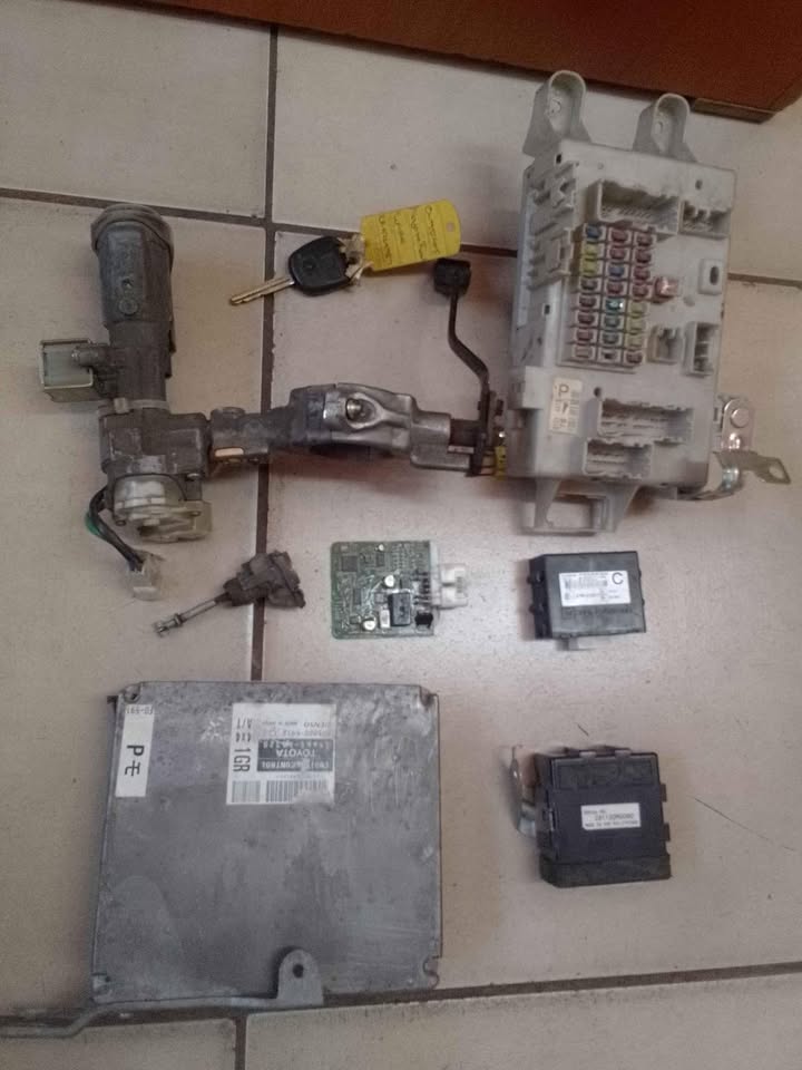 2003 up Toyota Prado 120 series V6 petrol lock set for sale - Private Seller