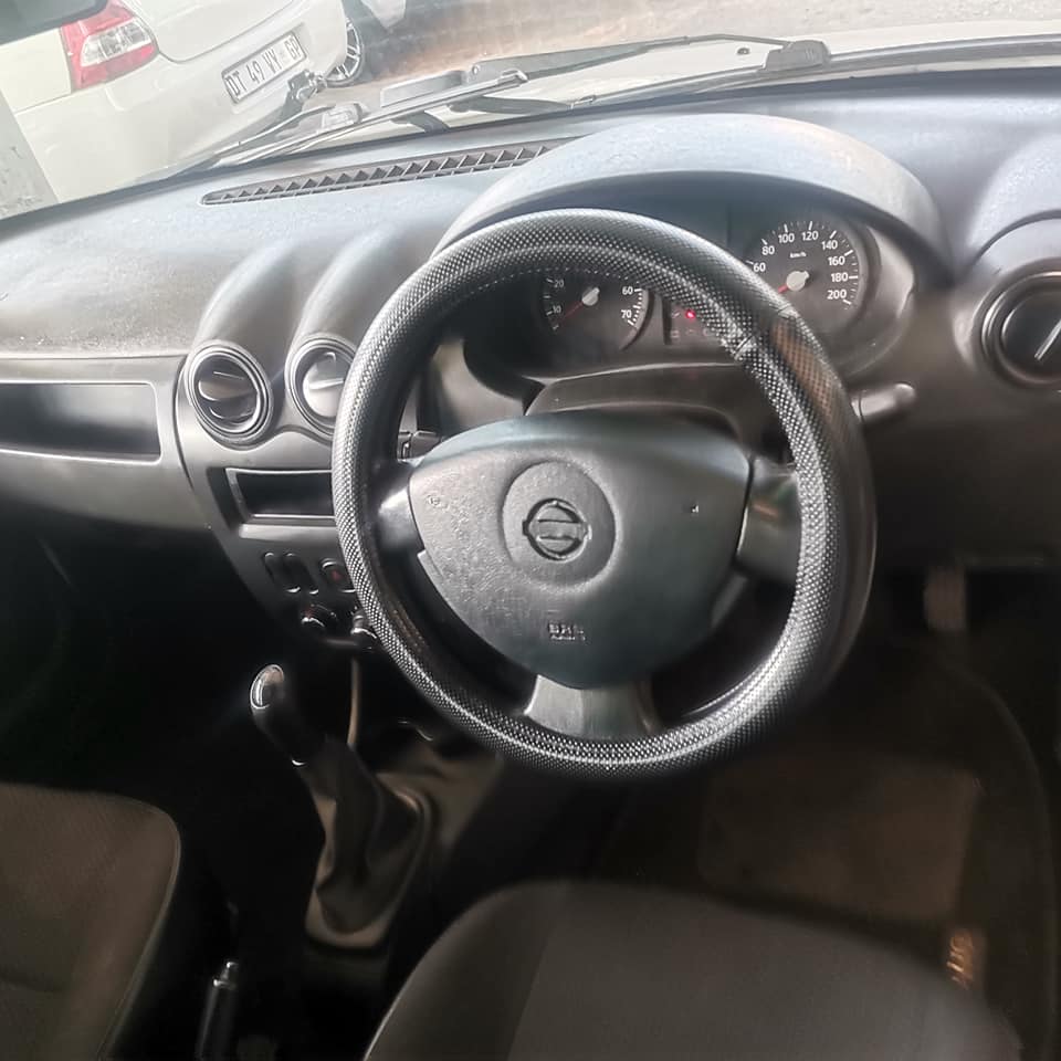 2018 NISSAN NP200 1.6 83 000KM MANUEL PETROL WHITE COLOR PRICE