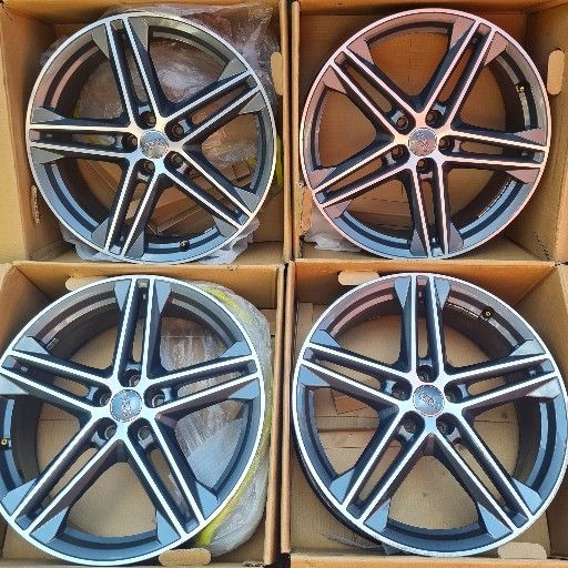 AUDI Q5/SQ5 OEM 20INCH MAGS - Private Seller AUDI Q5/SQ5 OEM 20INCH MAGS - Private Seller