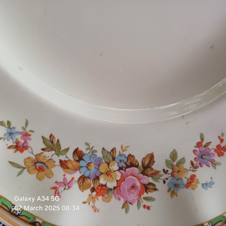 JOHNSON BROS 44 PIECE STUNNING VINTAGE SET