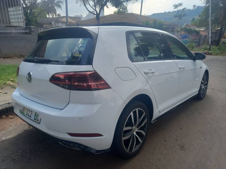 2019 VW Golf 7 RLine 1.4 Petrol, Manual, 62000kms, R200,000. Sunroof Leather seat