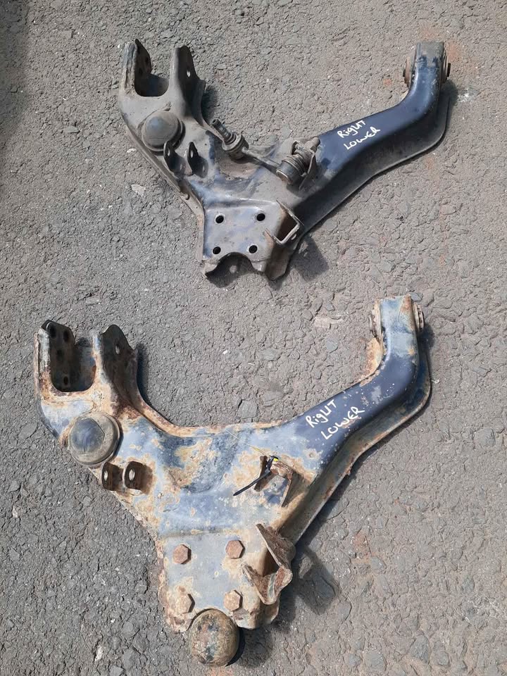 Mahindra scorpio 2.2 lower control arms right side - Private Seller