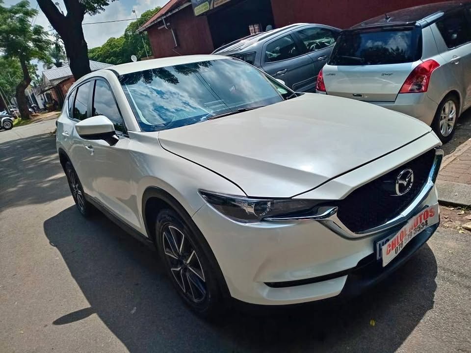 2018 Mazda cx5 2.0  Petrol,Automatic  White Color  Reverse camera and reverse sensor  89000km
