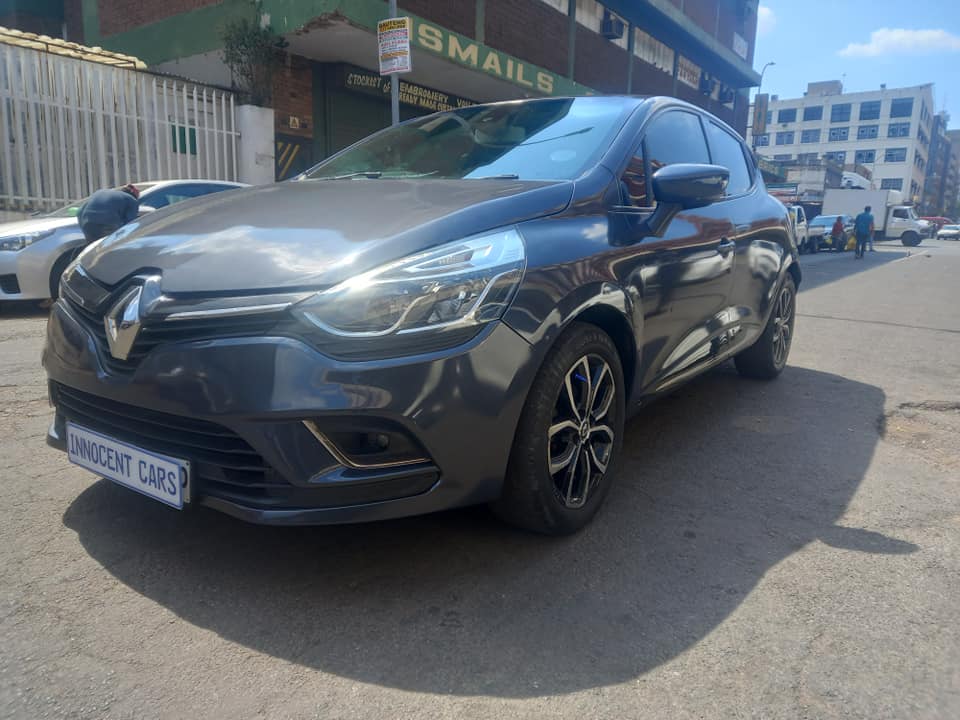 2018 RENAULT CLIO 4 900T PETROL DYNAMIC SPORTS MANUAL TRANSMISSION, GREY COLOR, 8000KM
