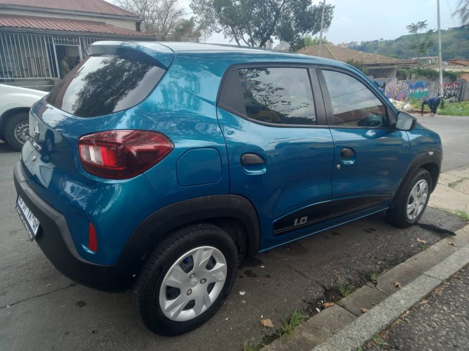 2022 Renault Kwid 1.0 Petrol, Manual, Green, 100000kms