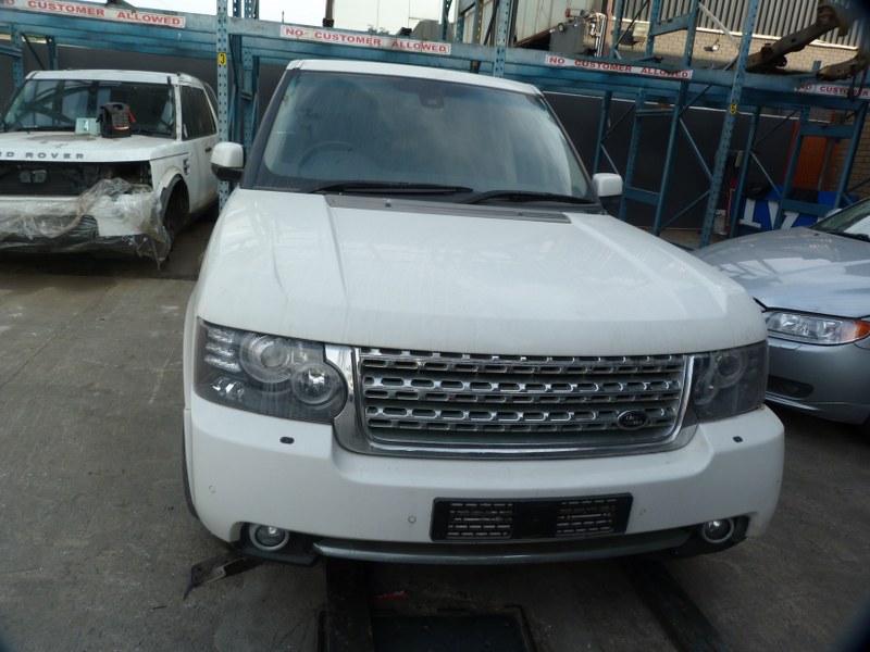 Land Rover Range Rover Vogue HSE 5.0 V8 SC AT White - 2009 STRIPPING FOR SPARES - Private Seller Land Rover Range Rover Vogue HSE 5.0 V8 SC AT White - 2009 STRIPPING FOR SPARES - Private Seller